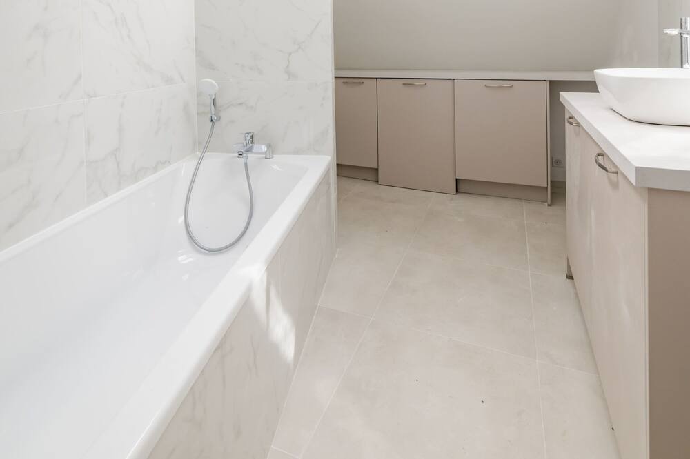 Photo of Bathroom in Avallon