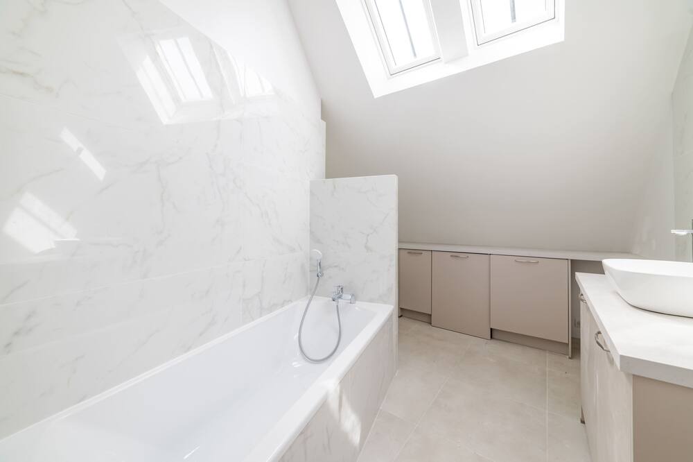 Photo of Bathroom in Avallon