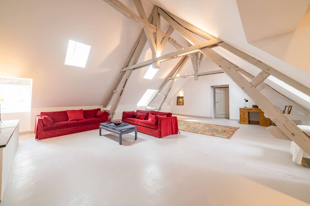 Photo of Others in Avallon