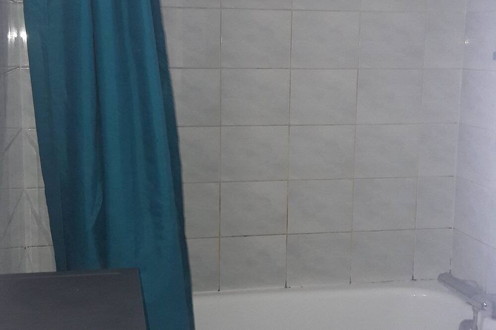 Photo of Bathroom in Terminiers