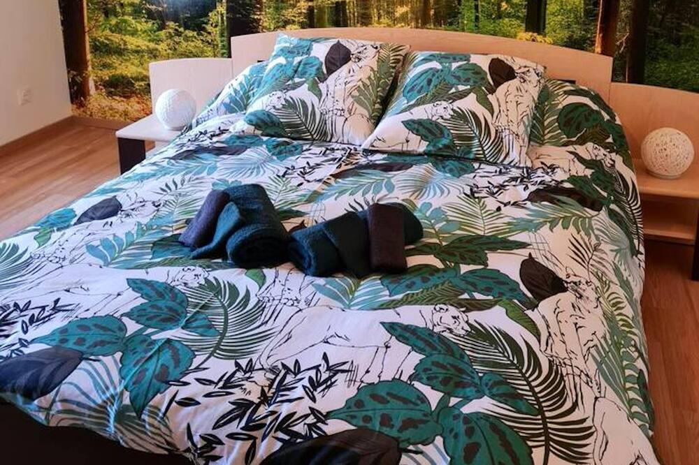 Photo of Bedroom in Deville