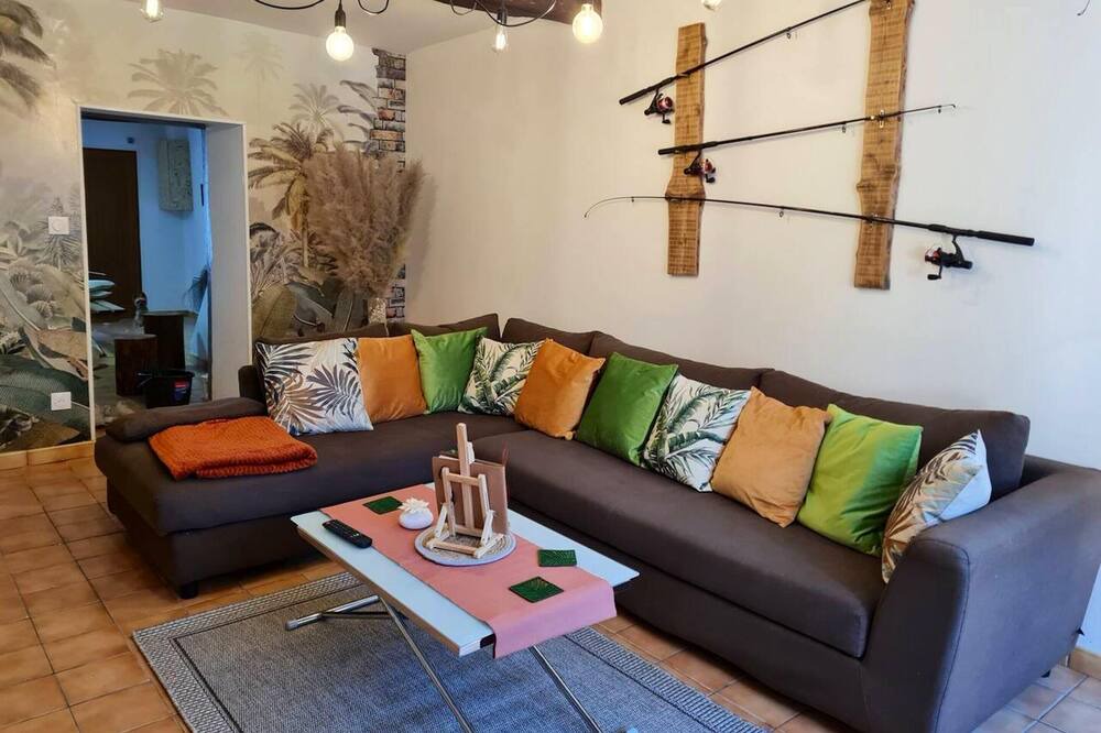 Photo of Livingroom in Deville