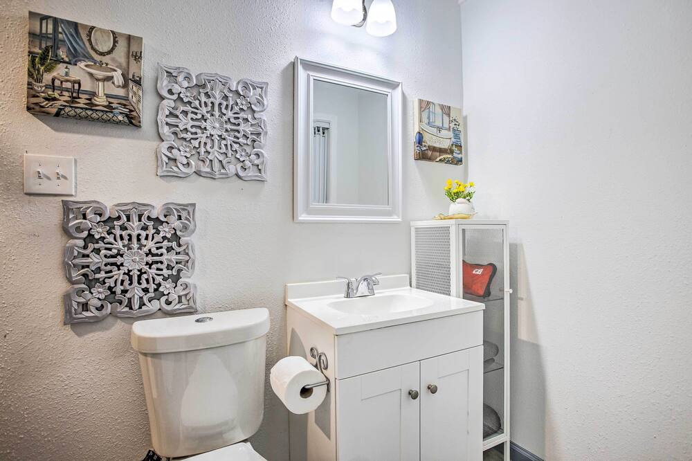 Photo of Bathroom in Deer Park