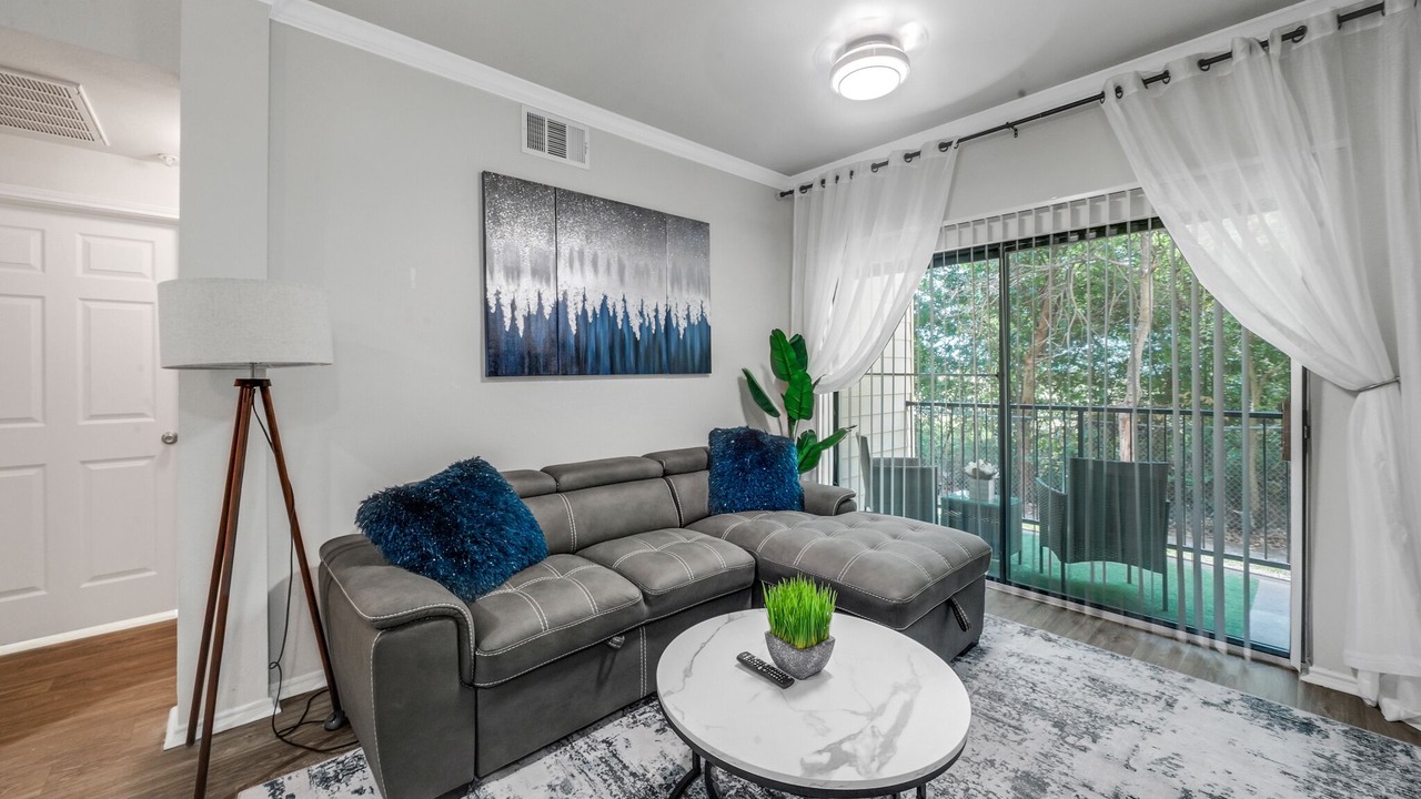 Photo of Livingroom in Westchase