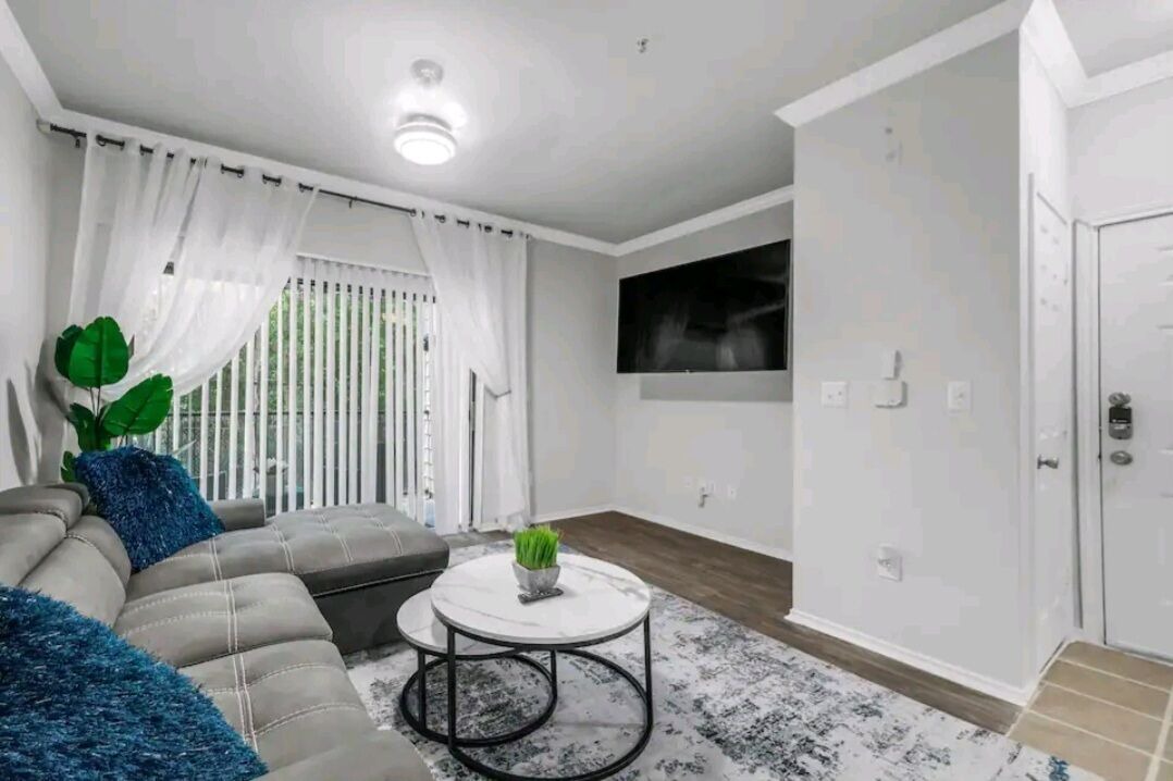 Photo of Livingroom in Westchase