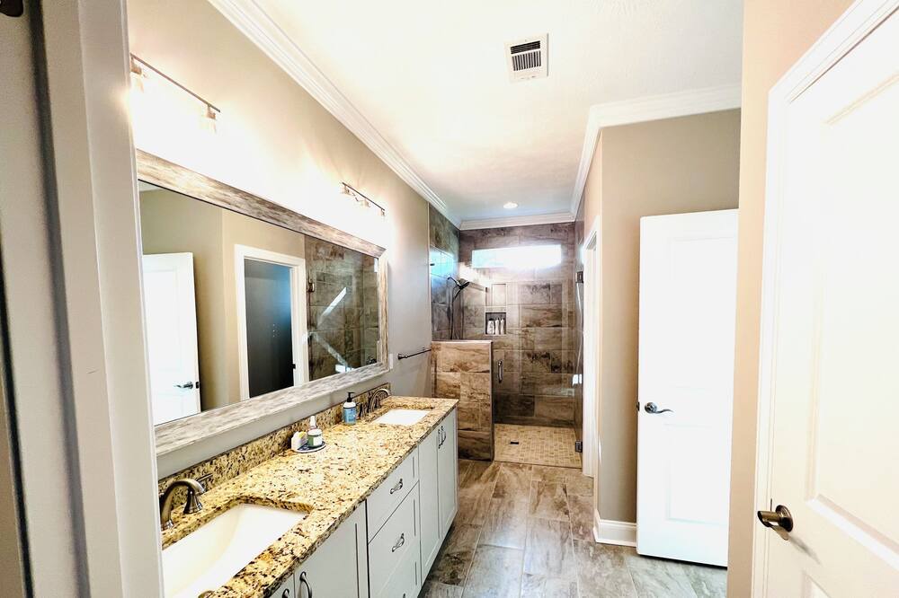 Photo of Bathroom in McCormick