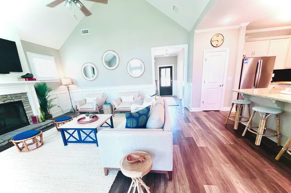 Photo of Livingroom in McCormick