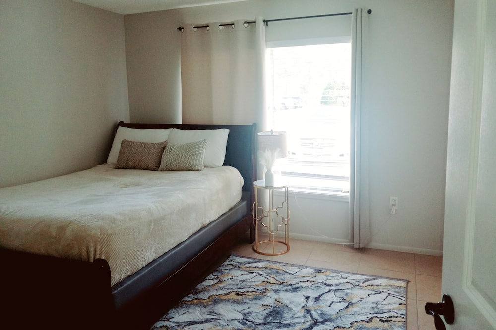 Photo of Bedroom in Park East