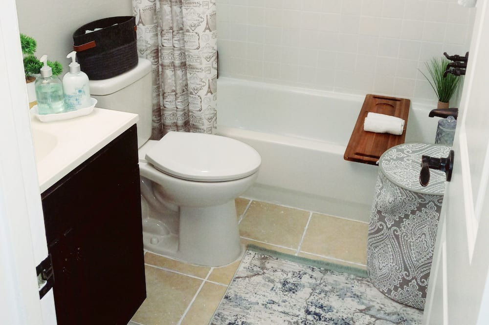 Photo of Bathroom in Park East