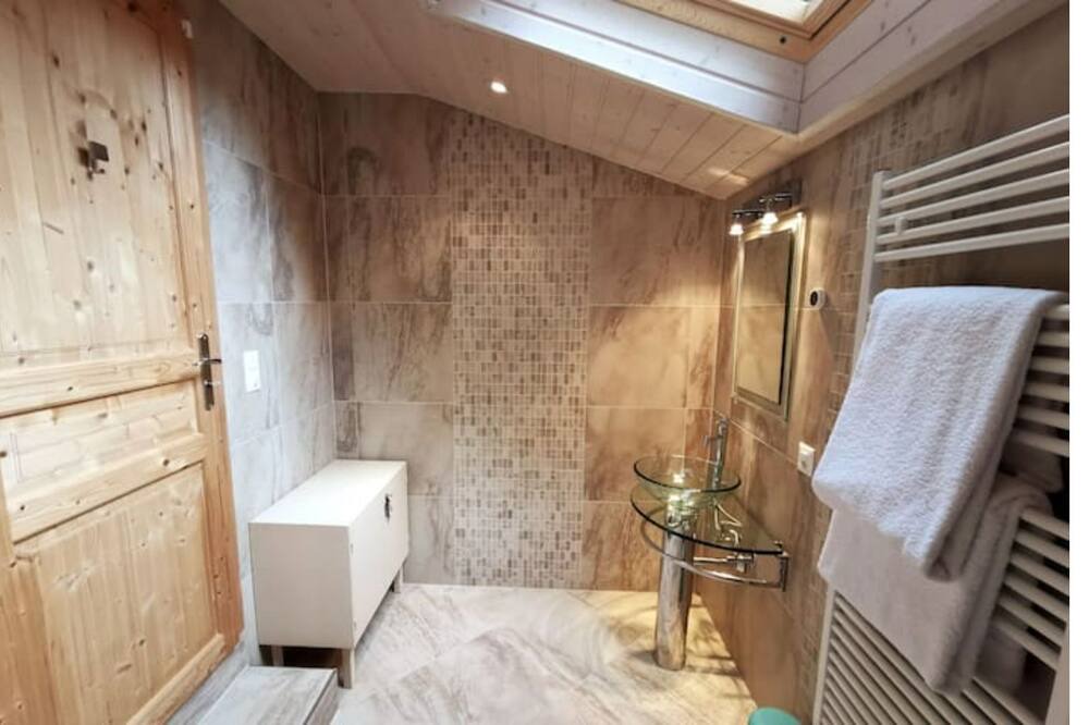 Photo of Bathroom in Montreux