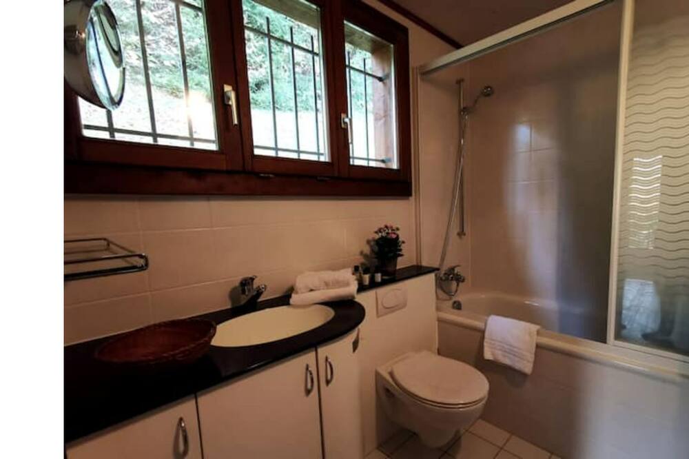 Photo of Bathroom in Montreux