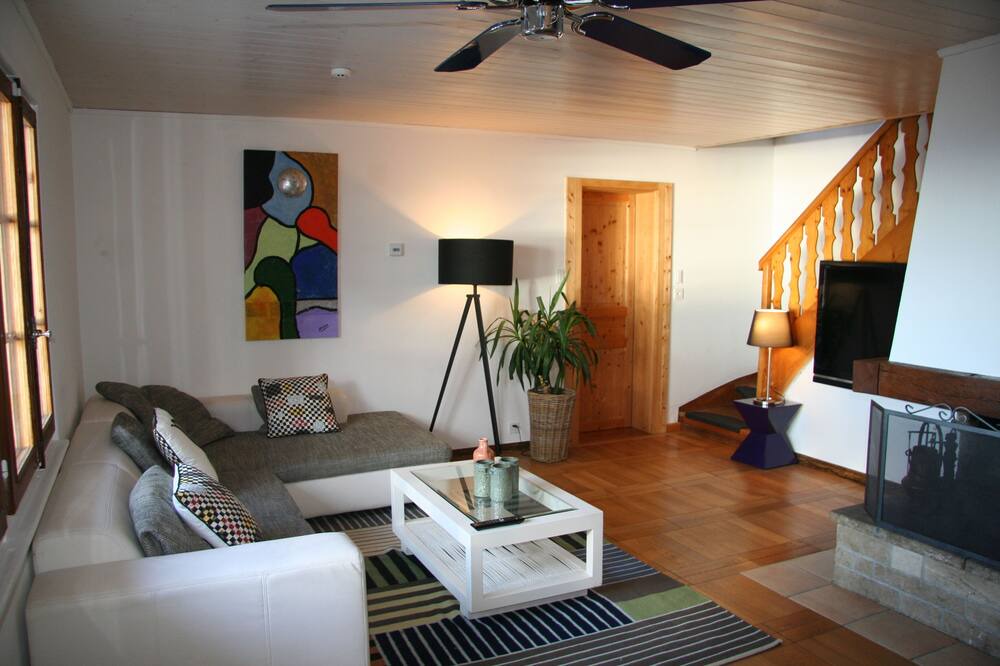 Photo of Livingroom in Montreux