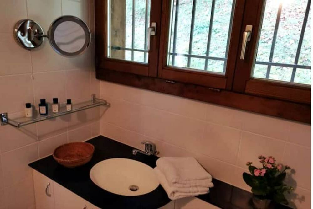 Photo of Bathroom in Montreux