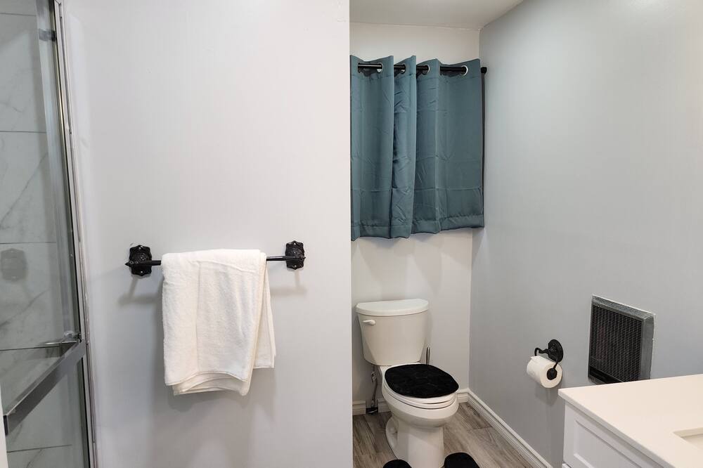 Photo of Bathroom in Irondale