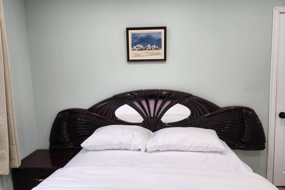 Photo of Bedroom in Irondale