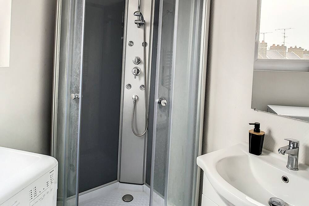 Photo of Bathroom in Saint-Acheul