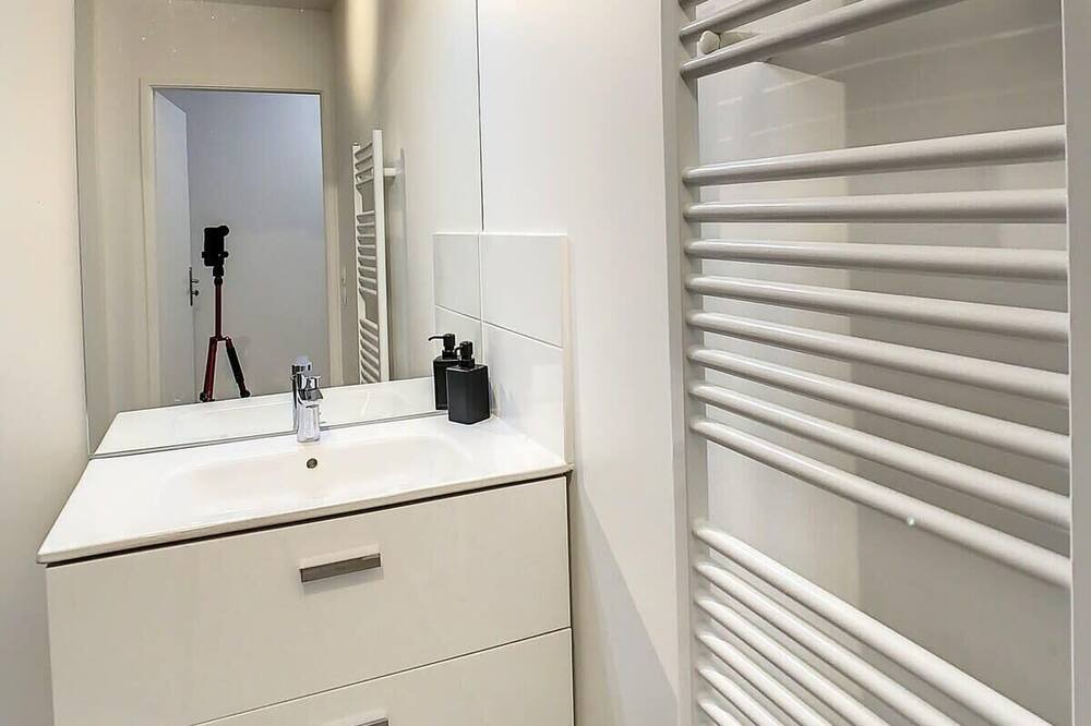 Photo of Bathroom in Sarcelles