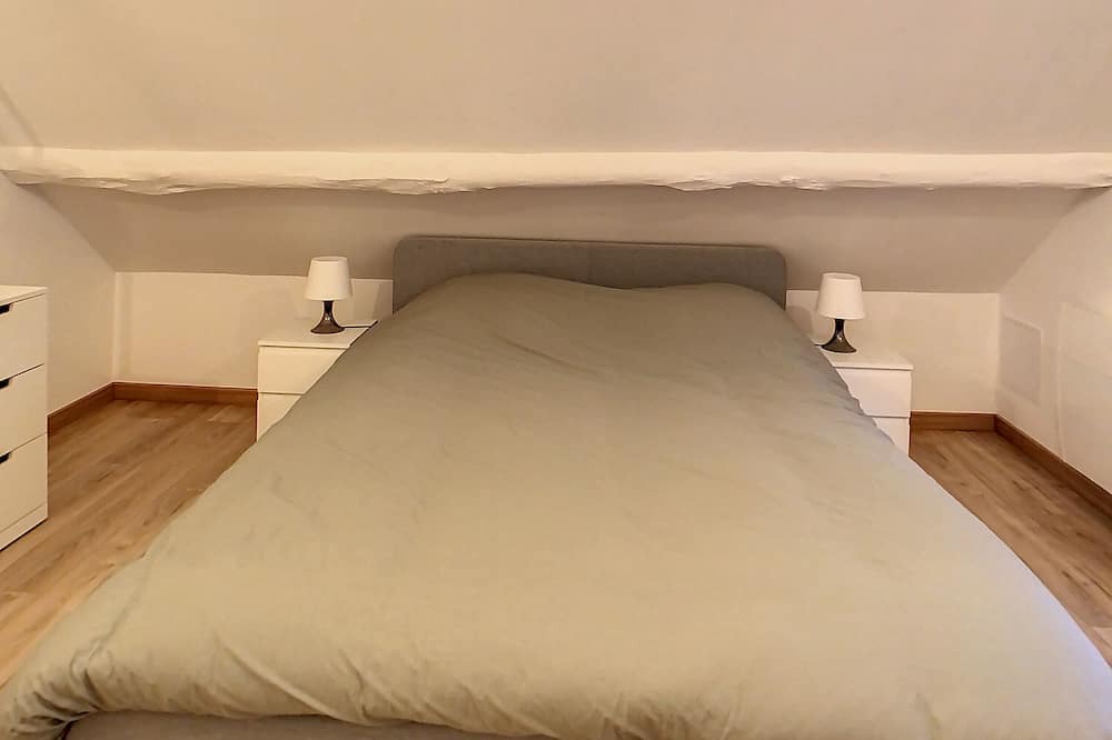 Photo of Bedroom in Presles