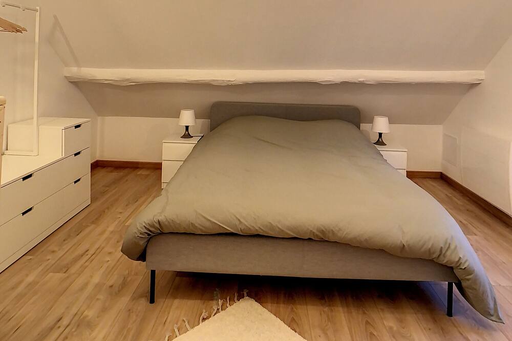 Photo of Bedroom in Presles