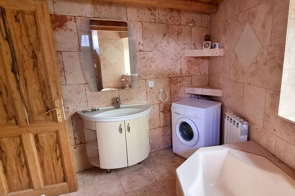 Photo of Bathroom in Chomerac