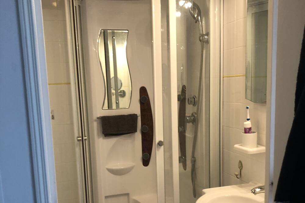 Photo of Bathroom in Notre-Dame-du-Rocher