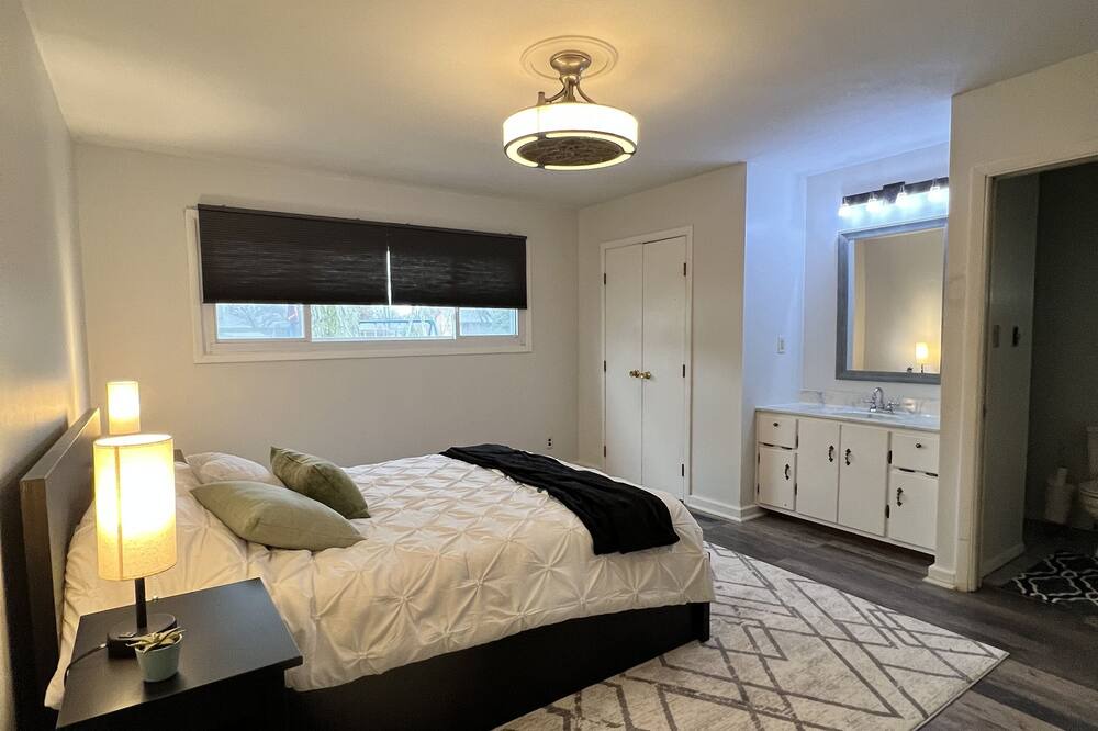Photo of Bedroom in Greenwood