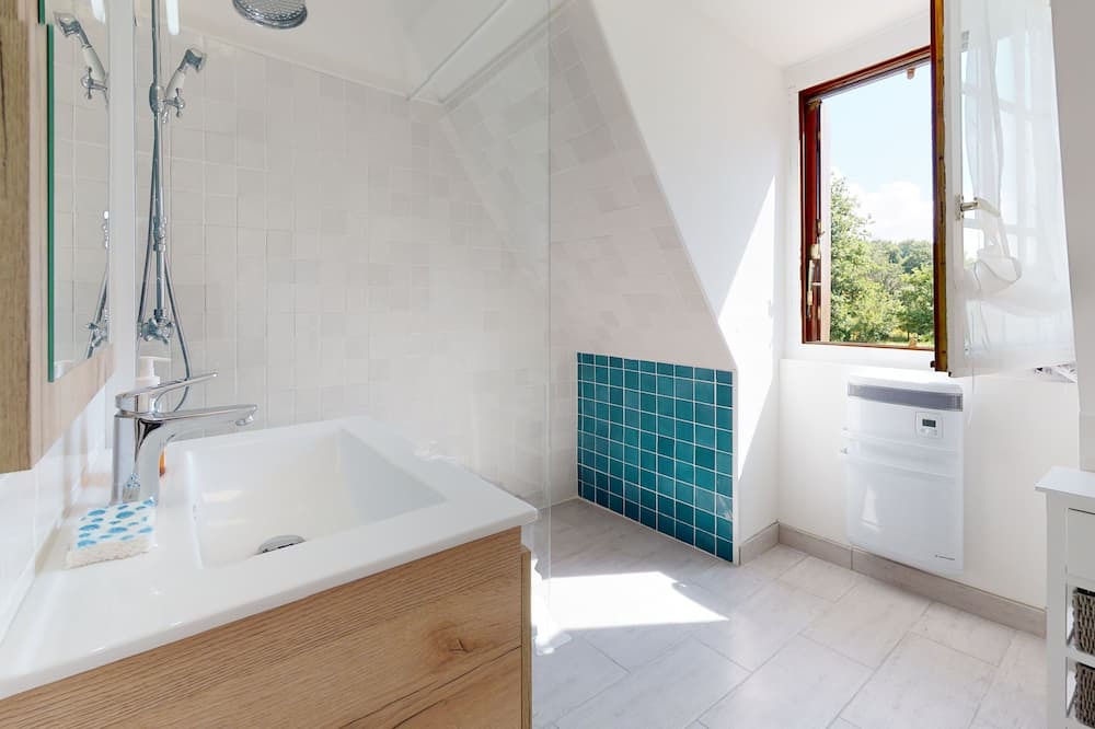 Photo of Bathroom in Castelnaud-la-Chapelle