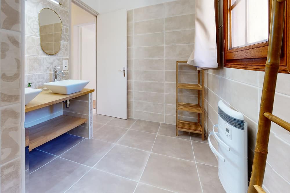 Photo of Bathroom in Castelnaud-la-Chapelle