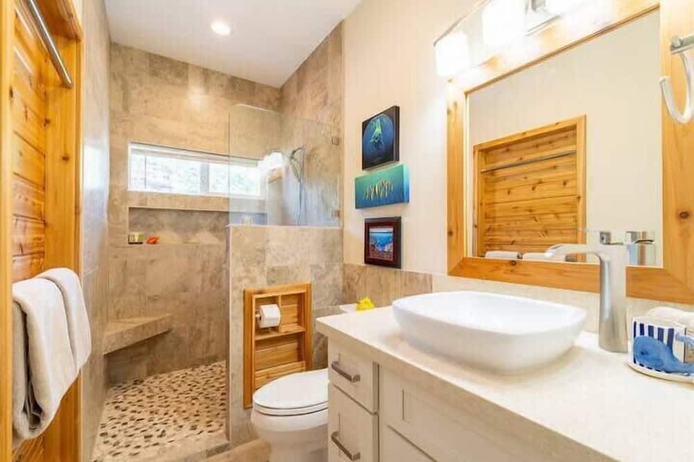 Photo of Bathroom in Kaneohe