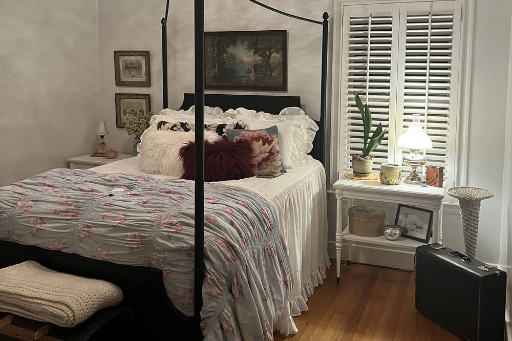 Photo of Bedroom in Brookhaven
