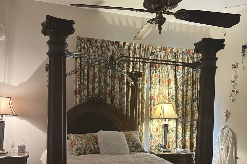 Photo of Bedroom in Seventh Ward