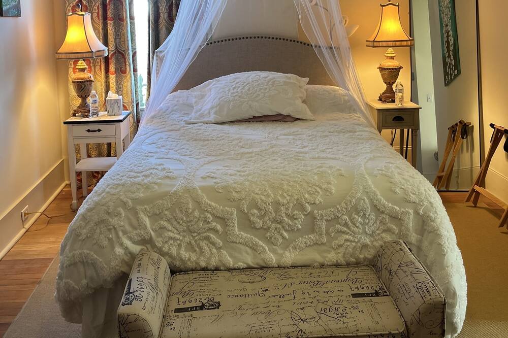 Photo of Bedroom in Seventh Ward