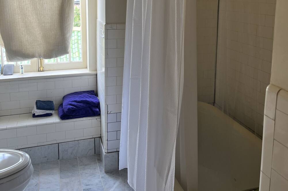 Photo of Bathroom in Seventh Ward