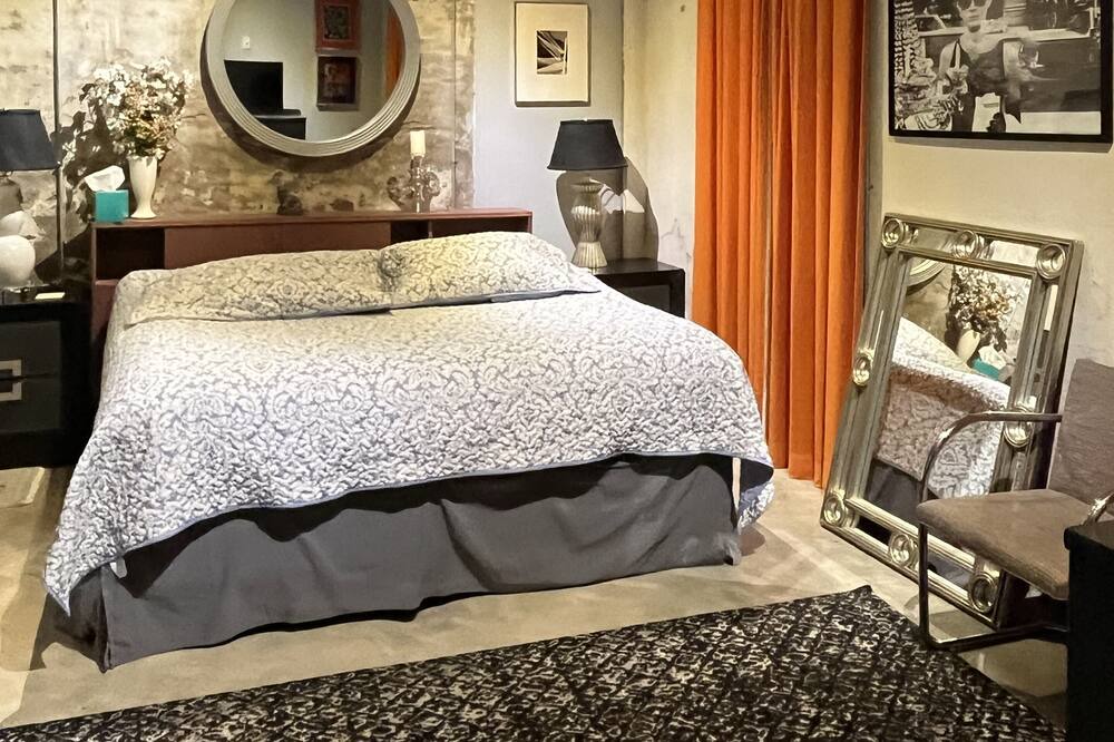 Photo of Bedroom in Seventh Ward