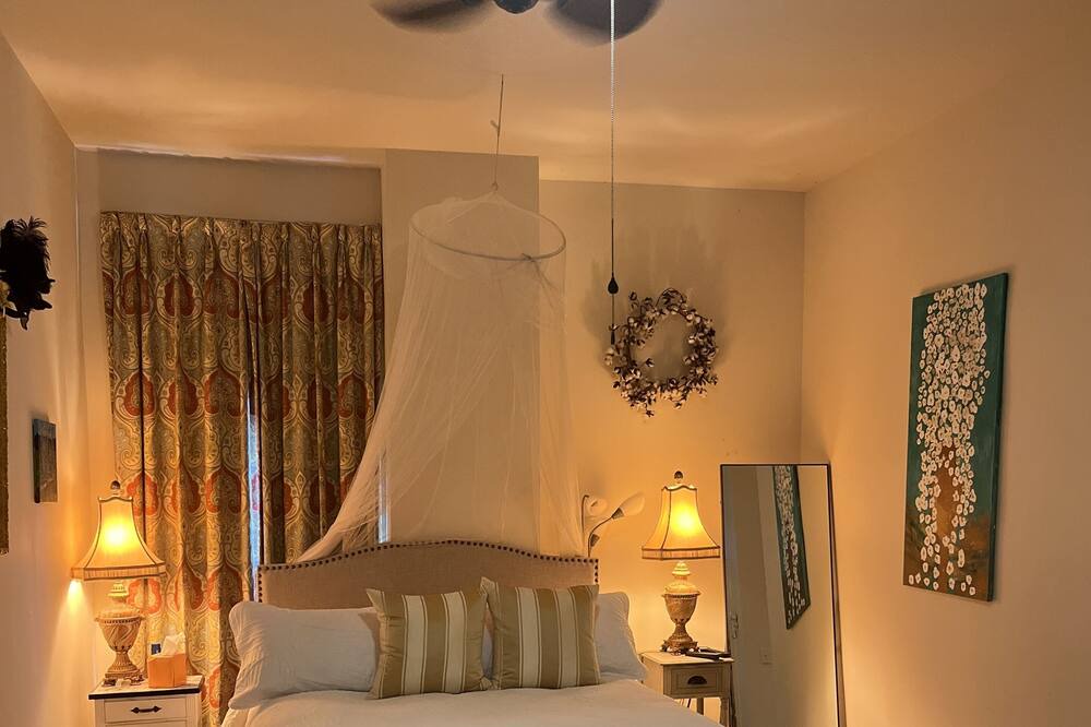 Photo of Bedroom in Seventh Ward