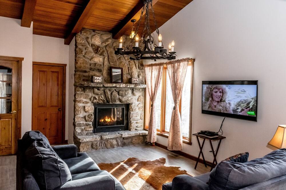 Photo of Livingroom in Sainte-Agathe-des-Monts