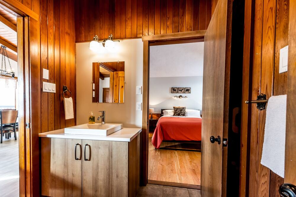Photo of Bathroom in Sainte-Agathe-des-Monts
