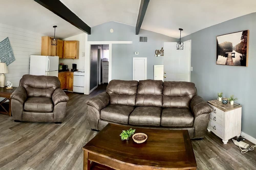 Photo of Livingroom in LaGrange