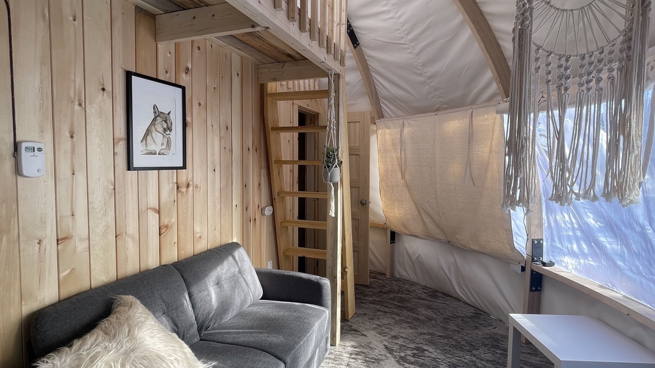 Photo of Livingroom in Saint-David-de-Falardeau