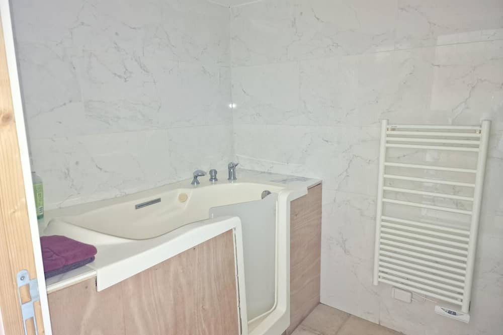 Photo of Bathroom in Chomerac