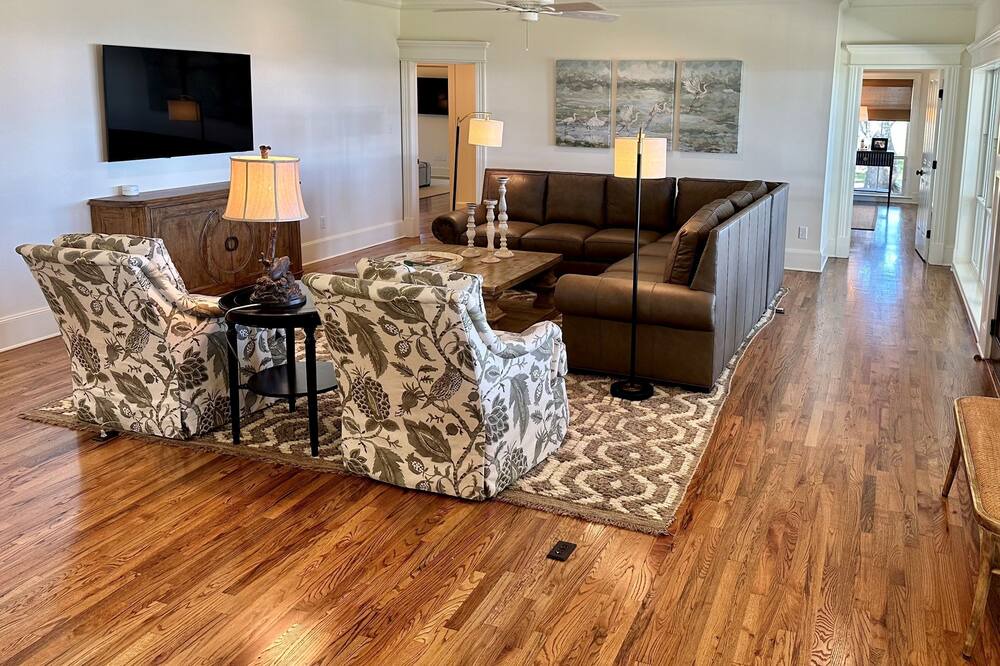 Photo of Livingroom in Sulphur