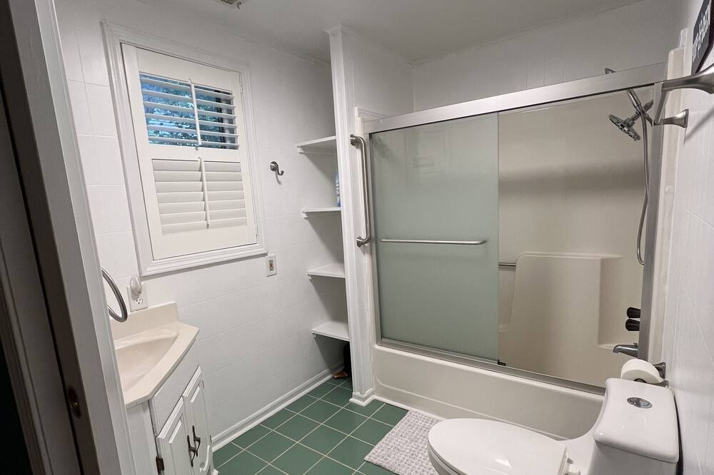 Photo of Bathroom in Shorewood-Tower Hills-Harbert
