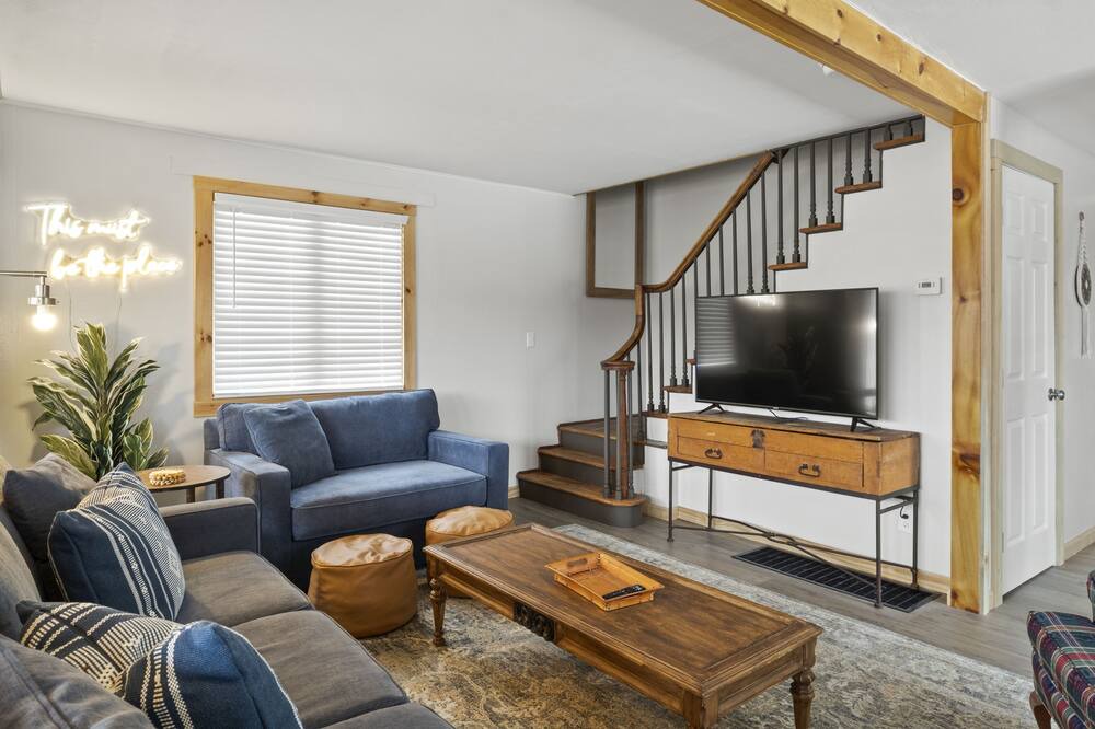 Photo of Livingroom in Honeoye