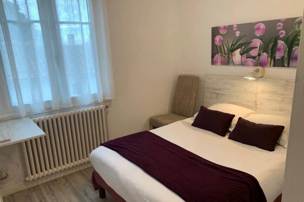 Photo of Bedroom in Saint-Vincent-Sterlanges
