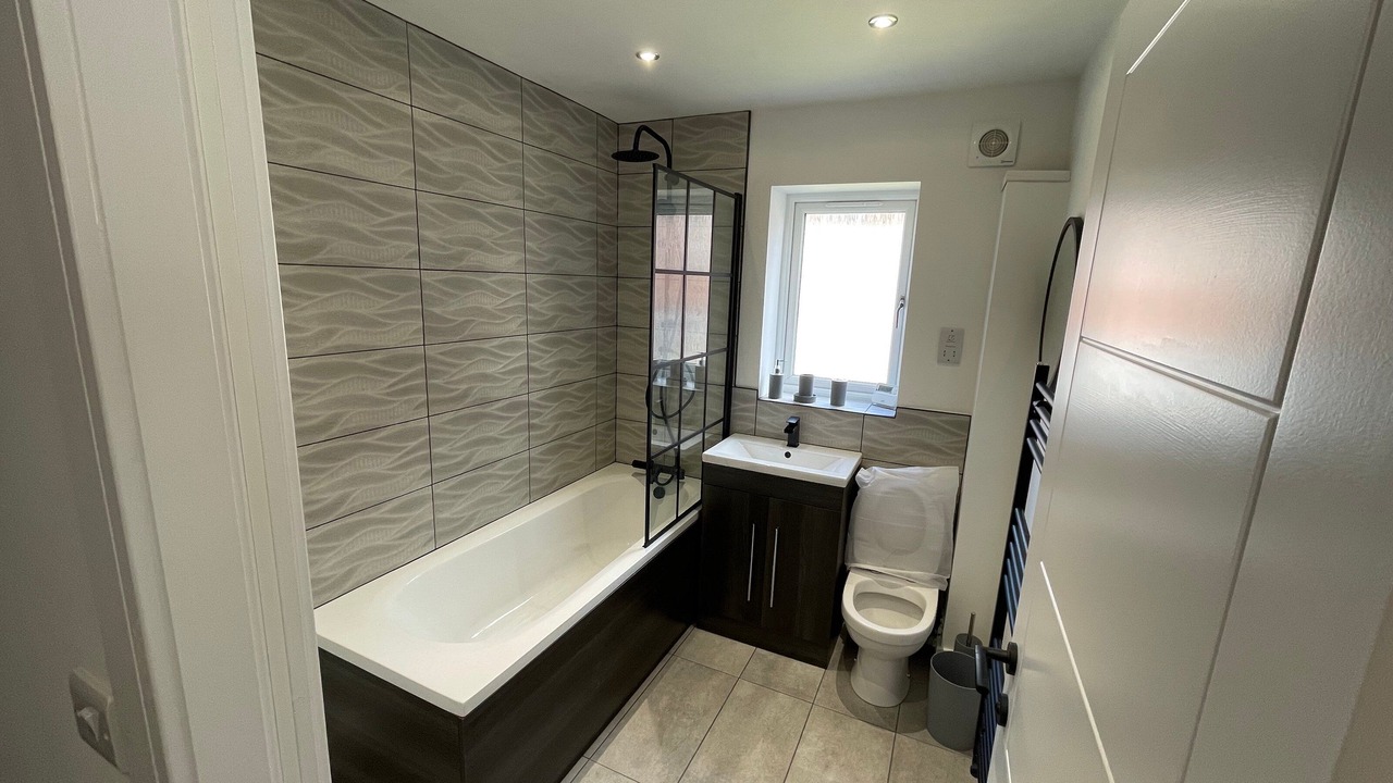 Photo of Bathroom in Newcastle-Under-Lyme