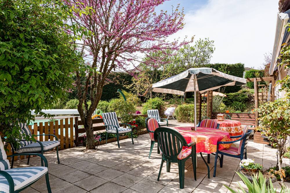 Photo of Outdoor in Maringes