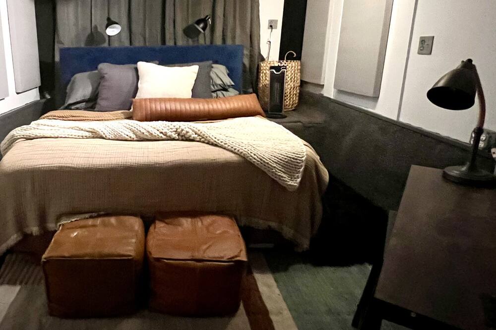 Photo of Bedroom in Wrightwood Neighbors