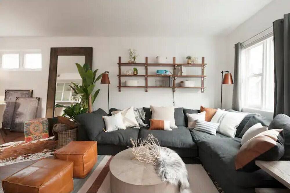 Photo of Livingroom in Wrightwood Neighbors
