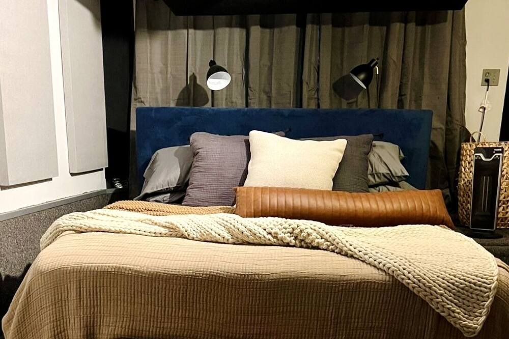 Photo of Bedroom in Wrightwood Neighbors