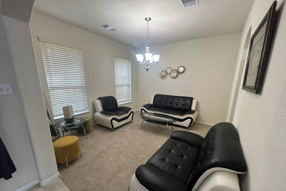 Photo of Livingroom in Missouri City